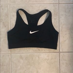 BLACK NIKE SPORTS BRA